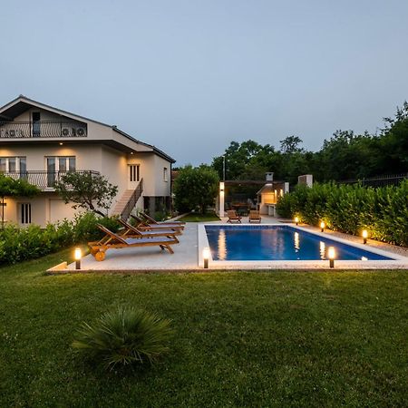 Villa Latica Dicmo ภายนอก รูปภาพ
