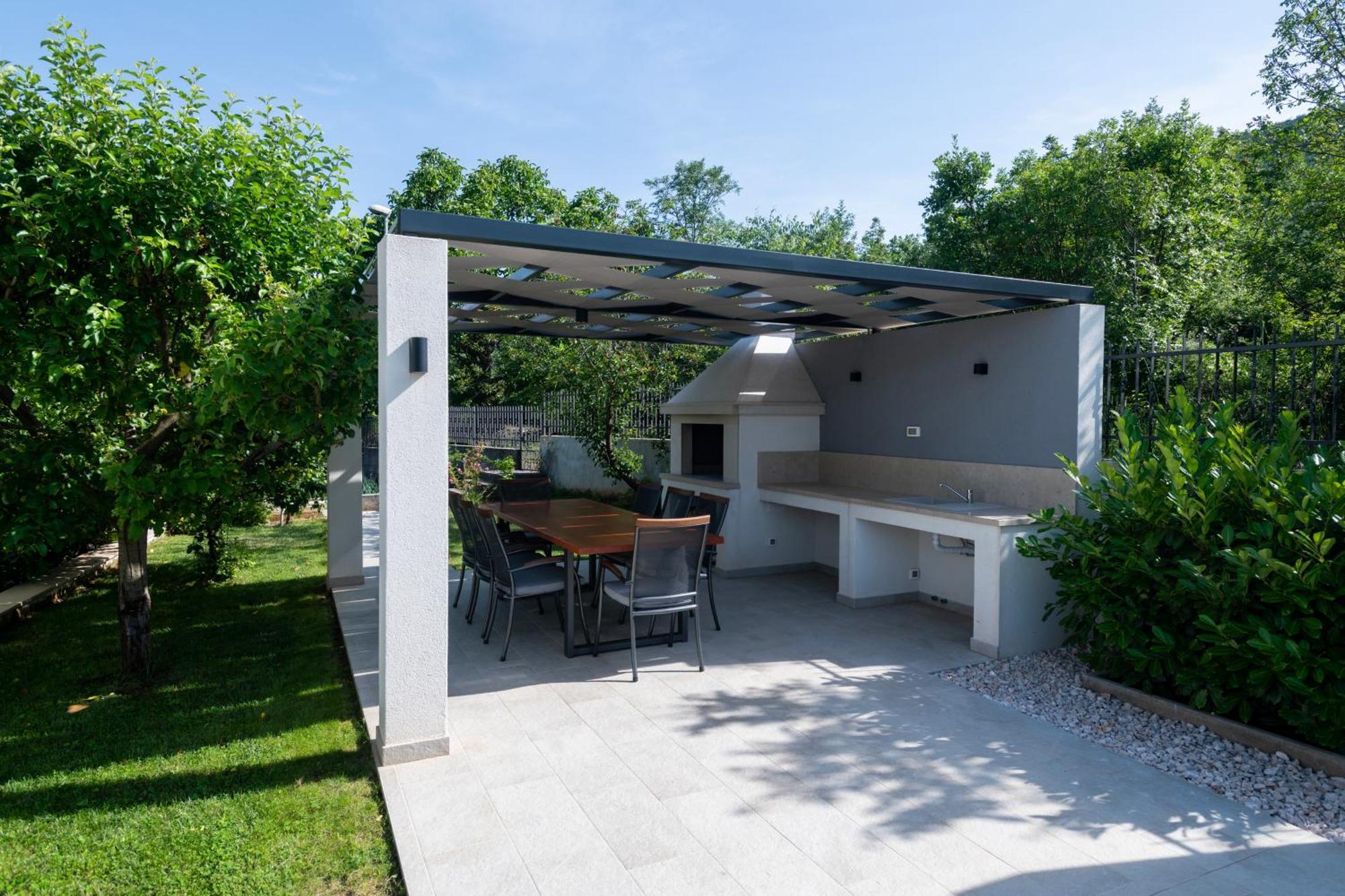 Villa Latica Dicmo ภายนอก รูปภาพ